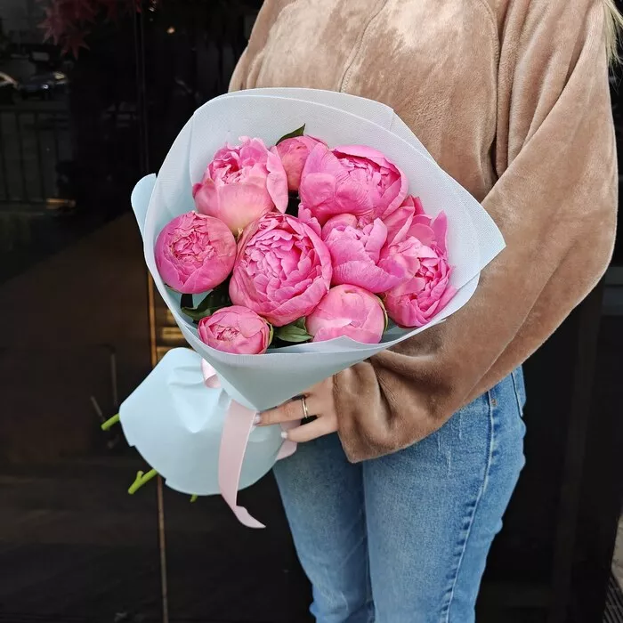 9 пионов